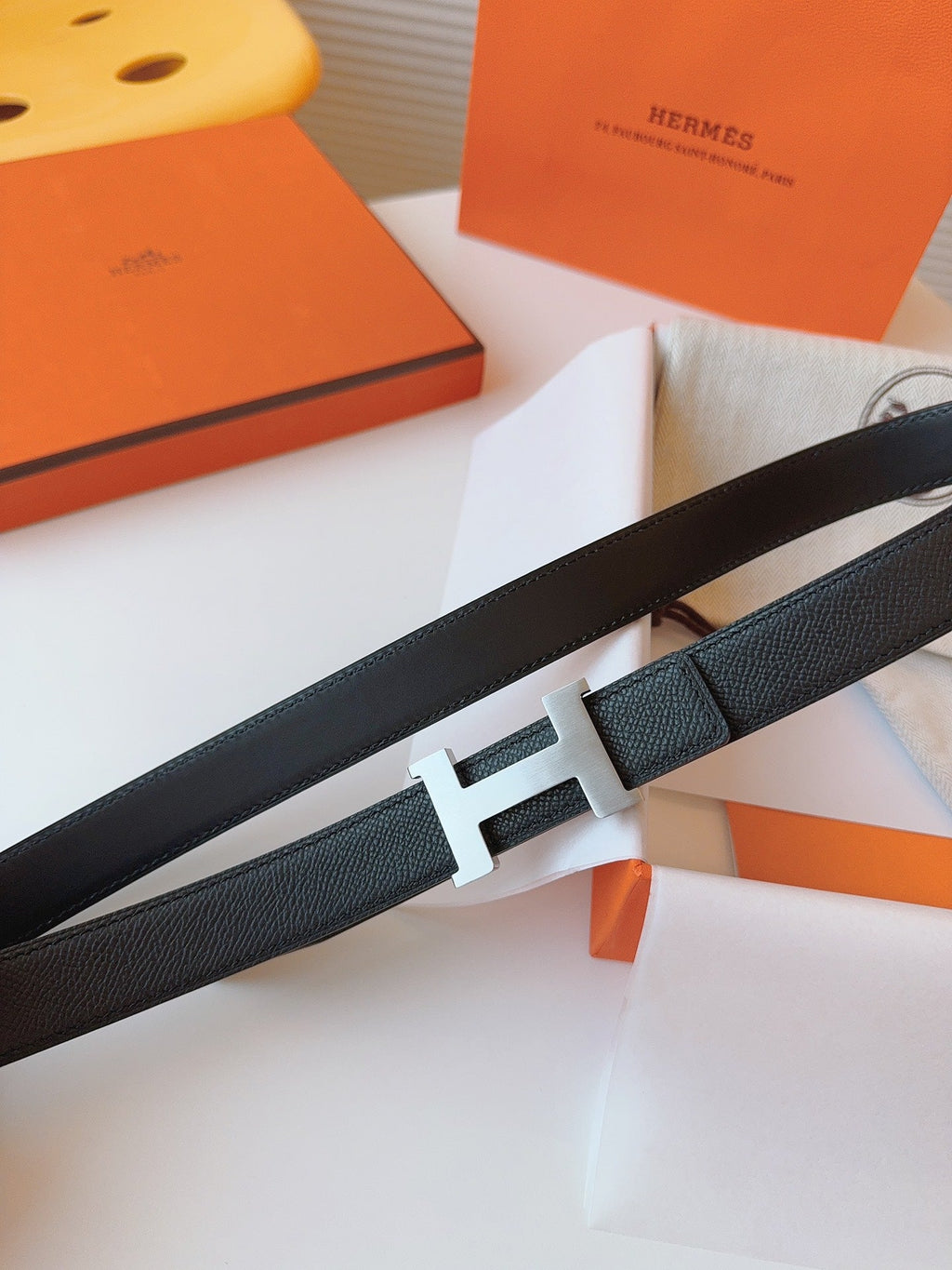 HERMES MINI H BELT BUCKLE & REVERSIBLE BLACK LEATHER STRAP 24 MM SILVER HARDWARE