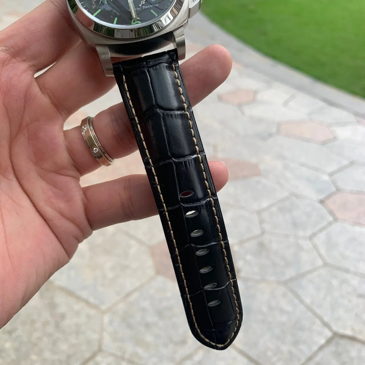 Panerai Luminor Black Dial Leather - Hình 4