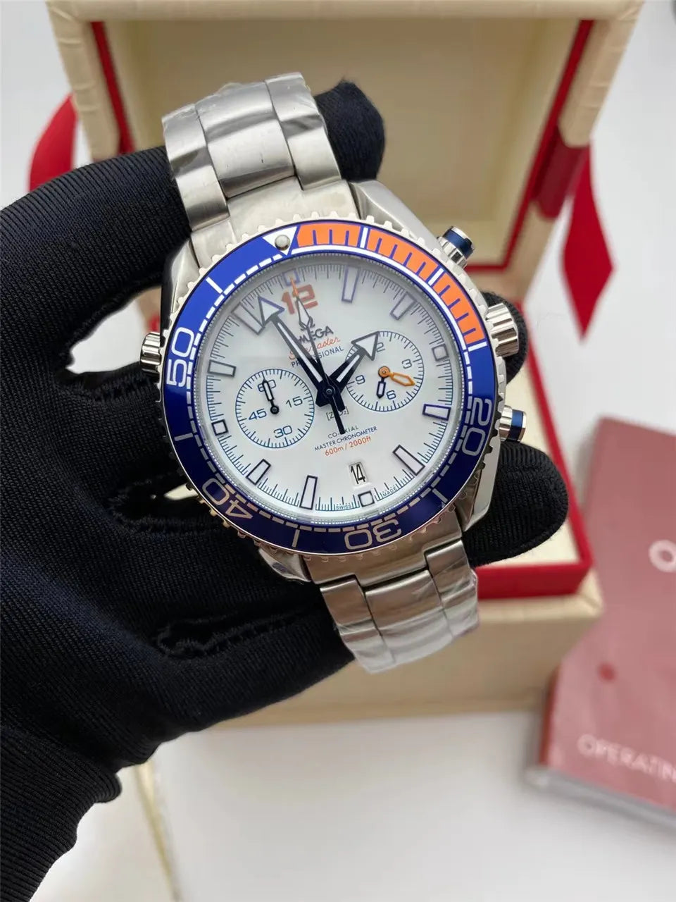 bezel Omega Seamaster White Dial Blue