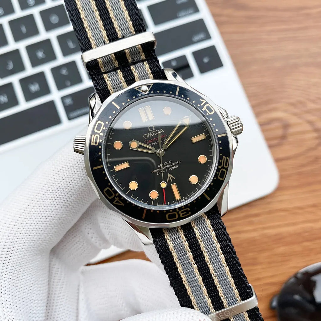 Omega Seamaster Black NATO - Hình 4
