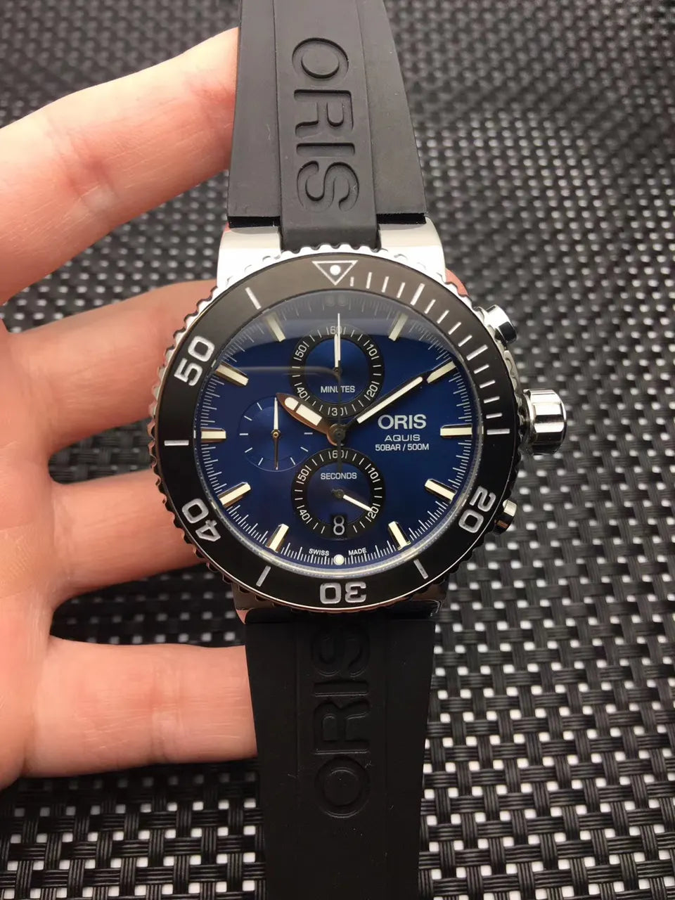 dial Oris Aquis Blue Chronograph