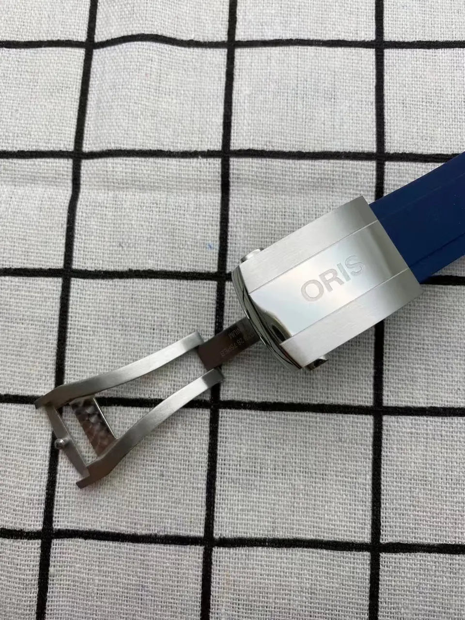 rubber Oris Aquis Chronograph Blue - Hình 2