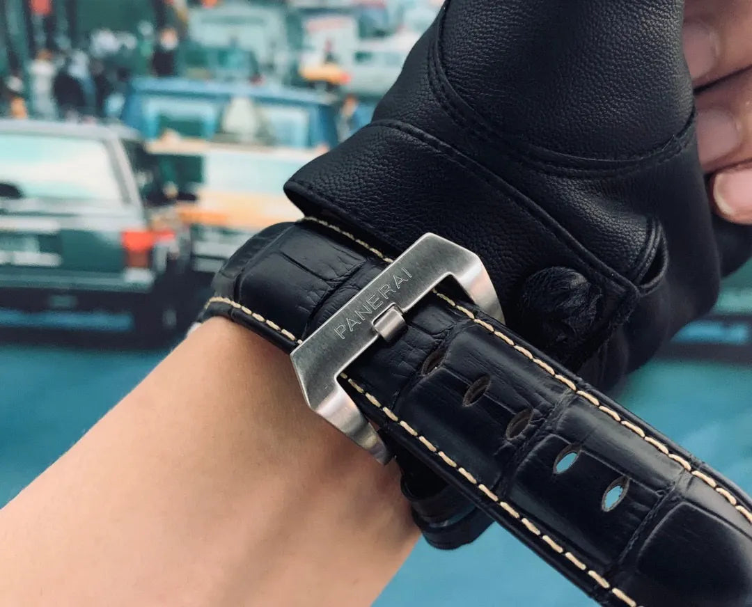 Panerai Luminor Leather Watch - Hình 4