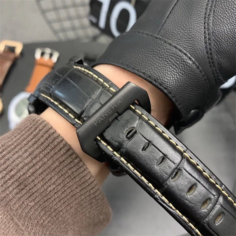 Panerai Luminor GMT Black Dial - Hình 2