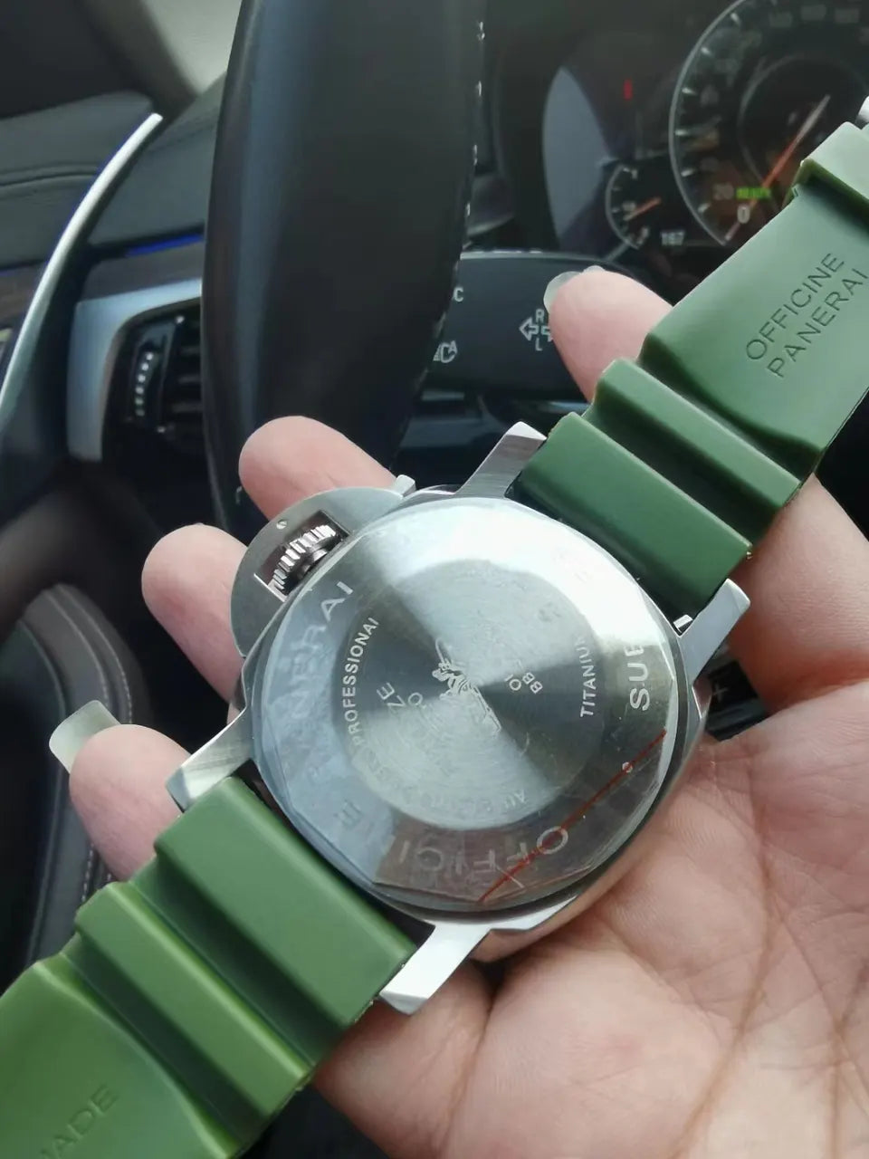Panerai Submersible White Dial Green Rubber - Hình 3
