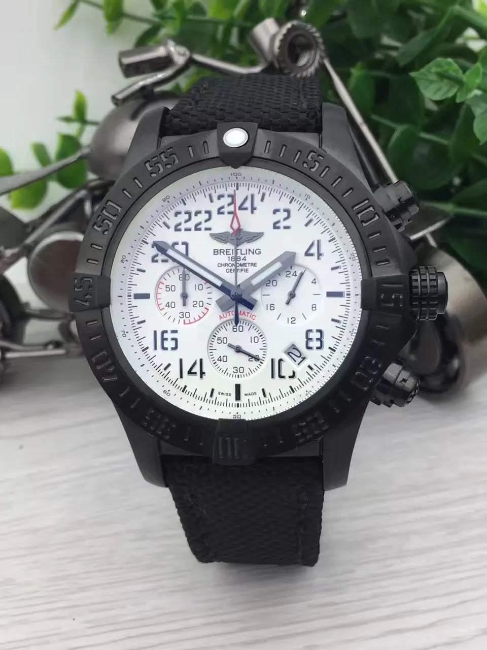 Breitling Blackbird White Dial - Hình 2