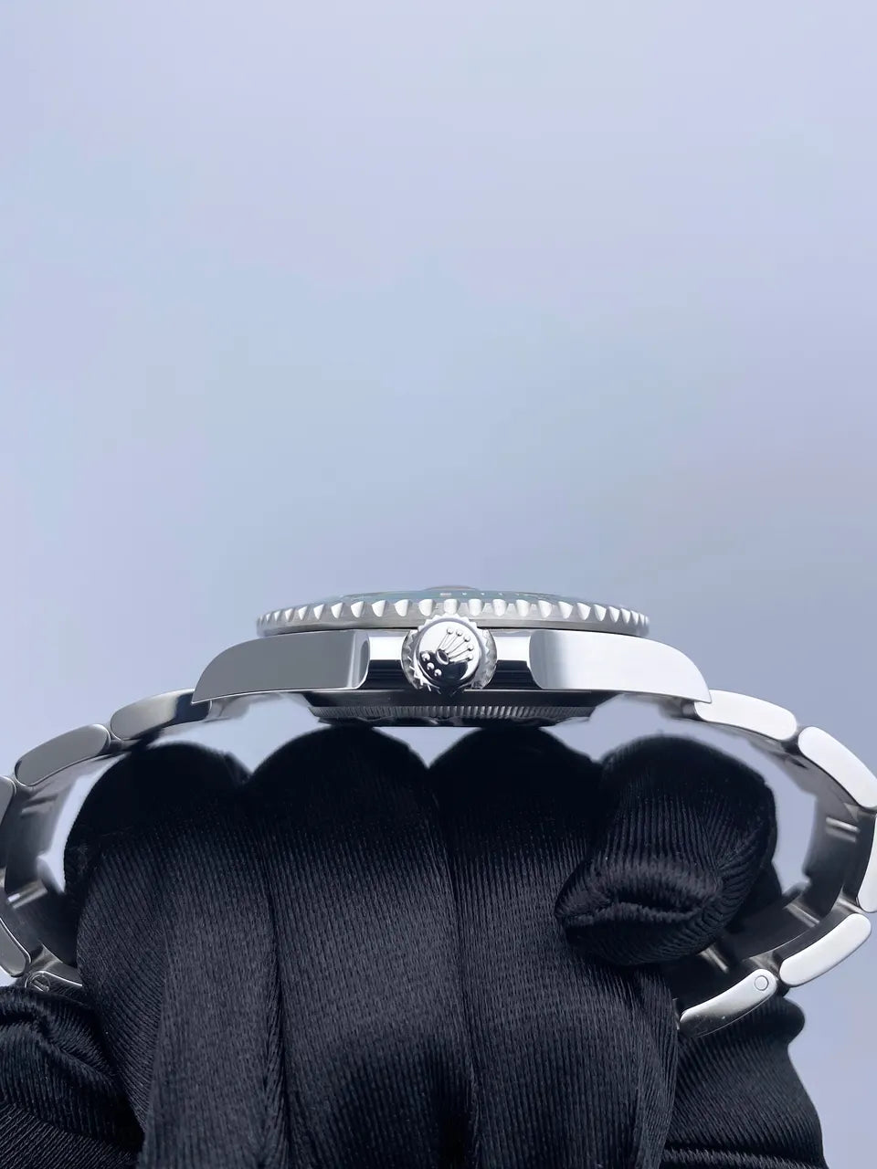 black Rolex Submariner Green Bezel - Hình 6