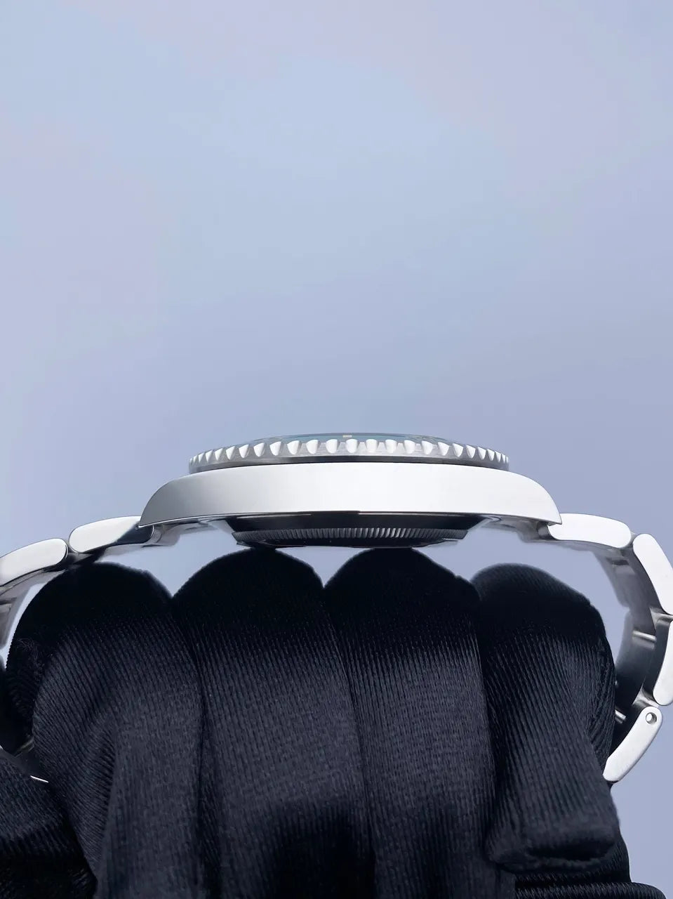 black Rolex Submariner Green Bezel - Hình 5
