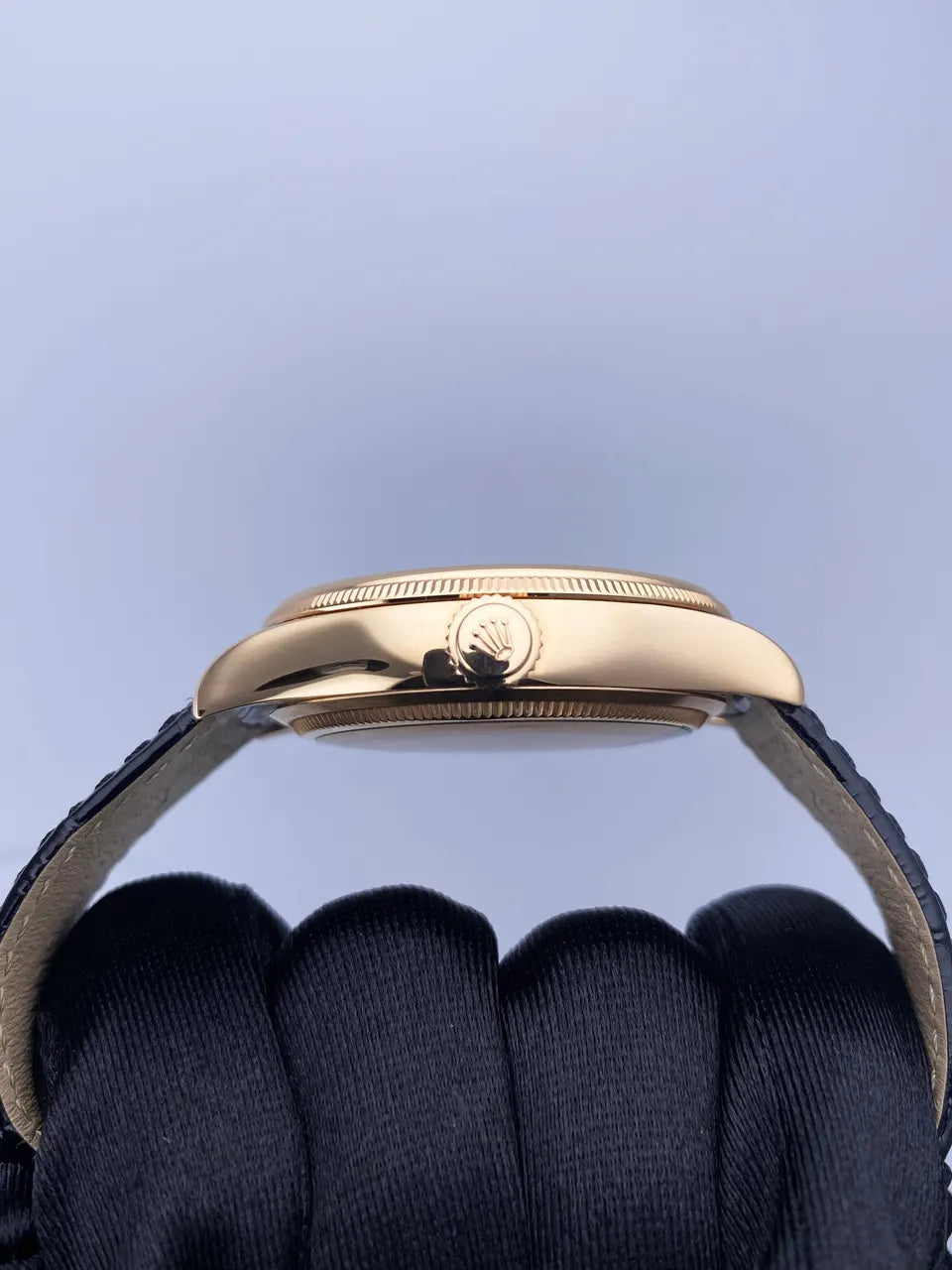 Rolex Cellini Black Rose Gold - Hình 4
