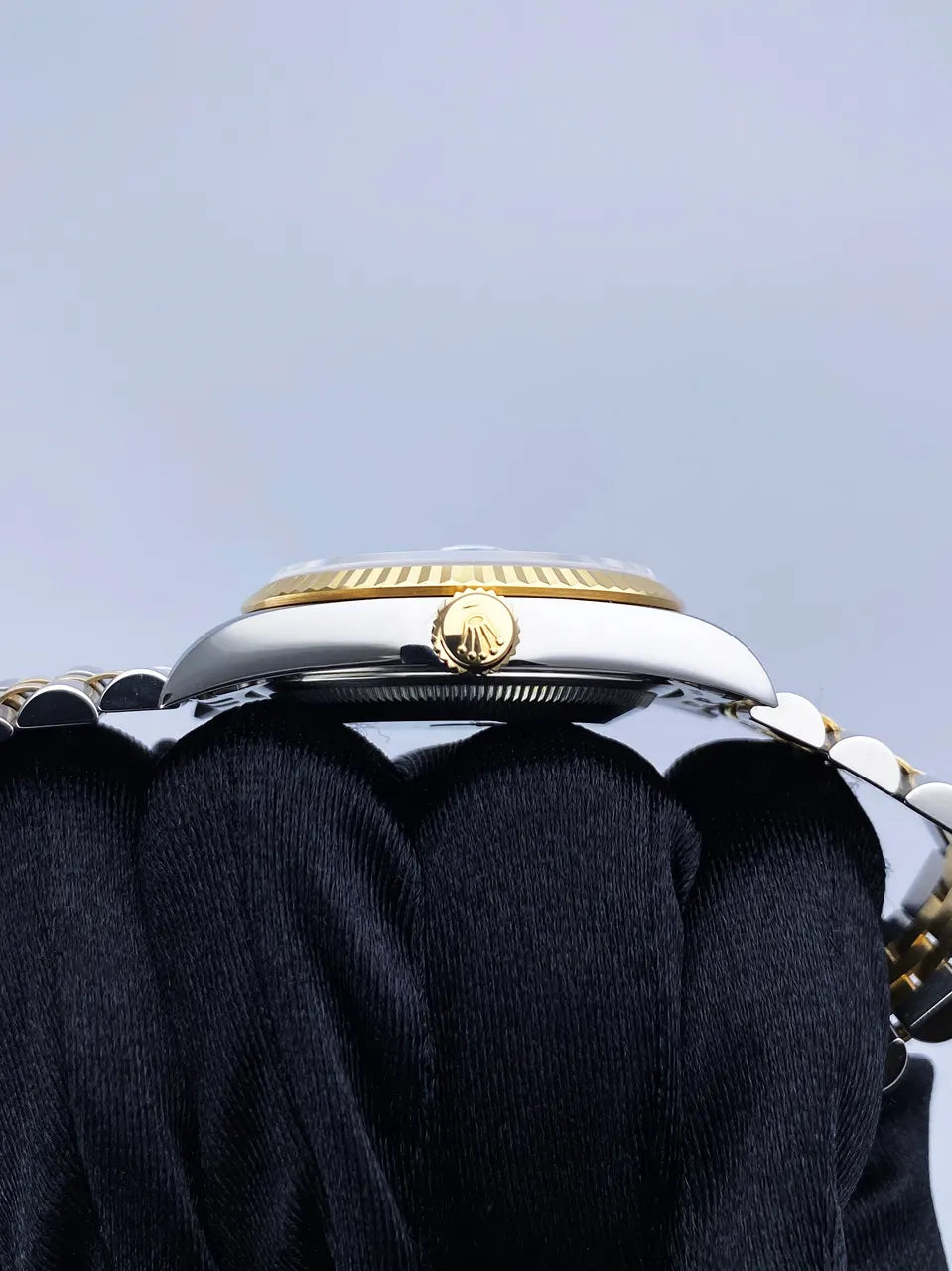 two tone Rolex Datejust Black Dial - Hình 4