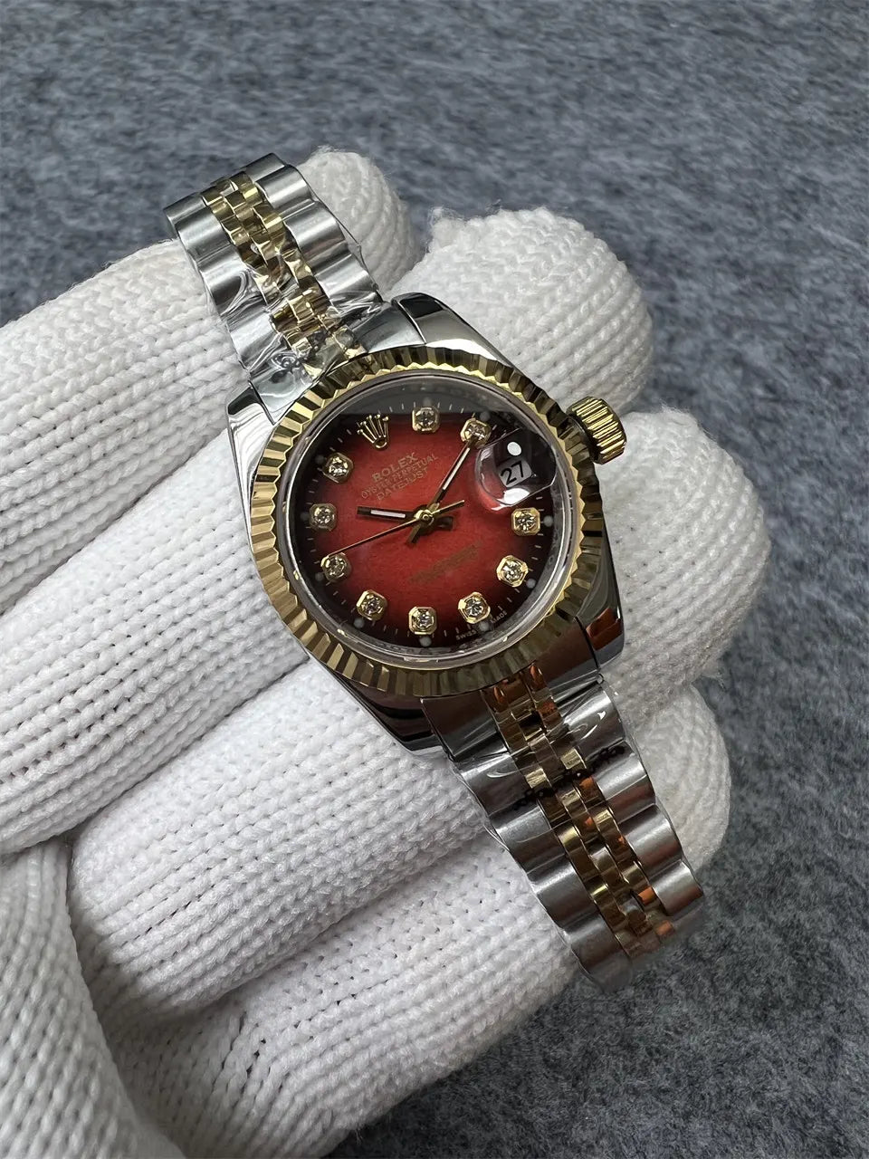 Rolex Red Dial Diamond Two-Tone - Hình 5