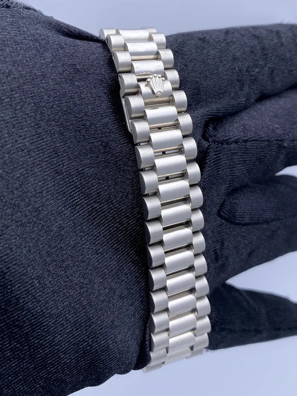 Rolex Silver Tapestry Diamond Dial - Hình 7
