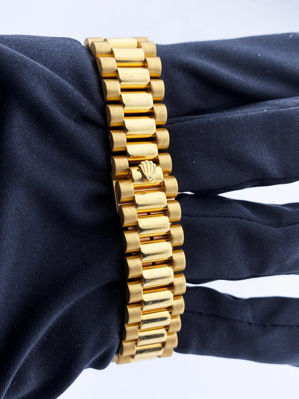 Rolex Gold Diamond Tapestry Dial - Hình 6