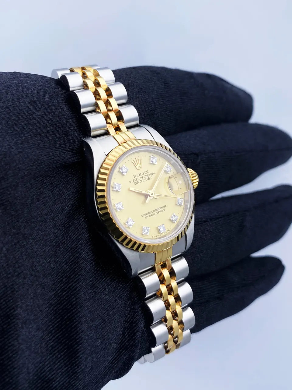 Rolex Datejust Yellow Diamond Dial - Hình 3