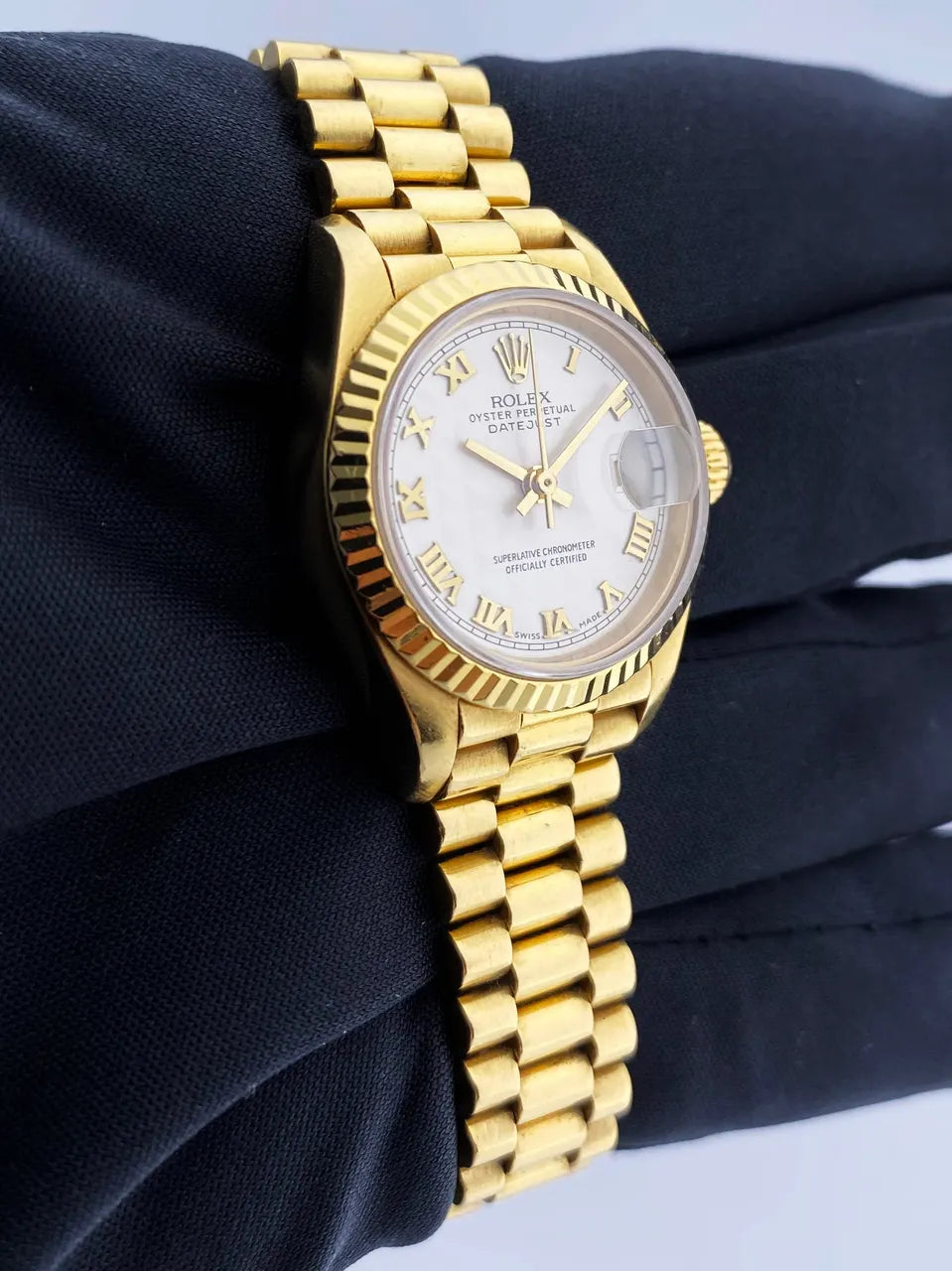 Rolex Gold Roman Numeral Datejust - Hình 3