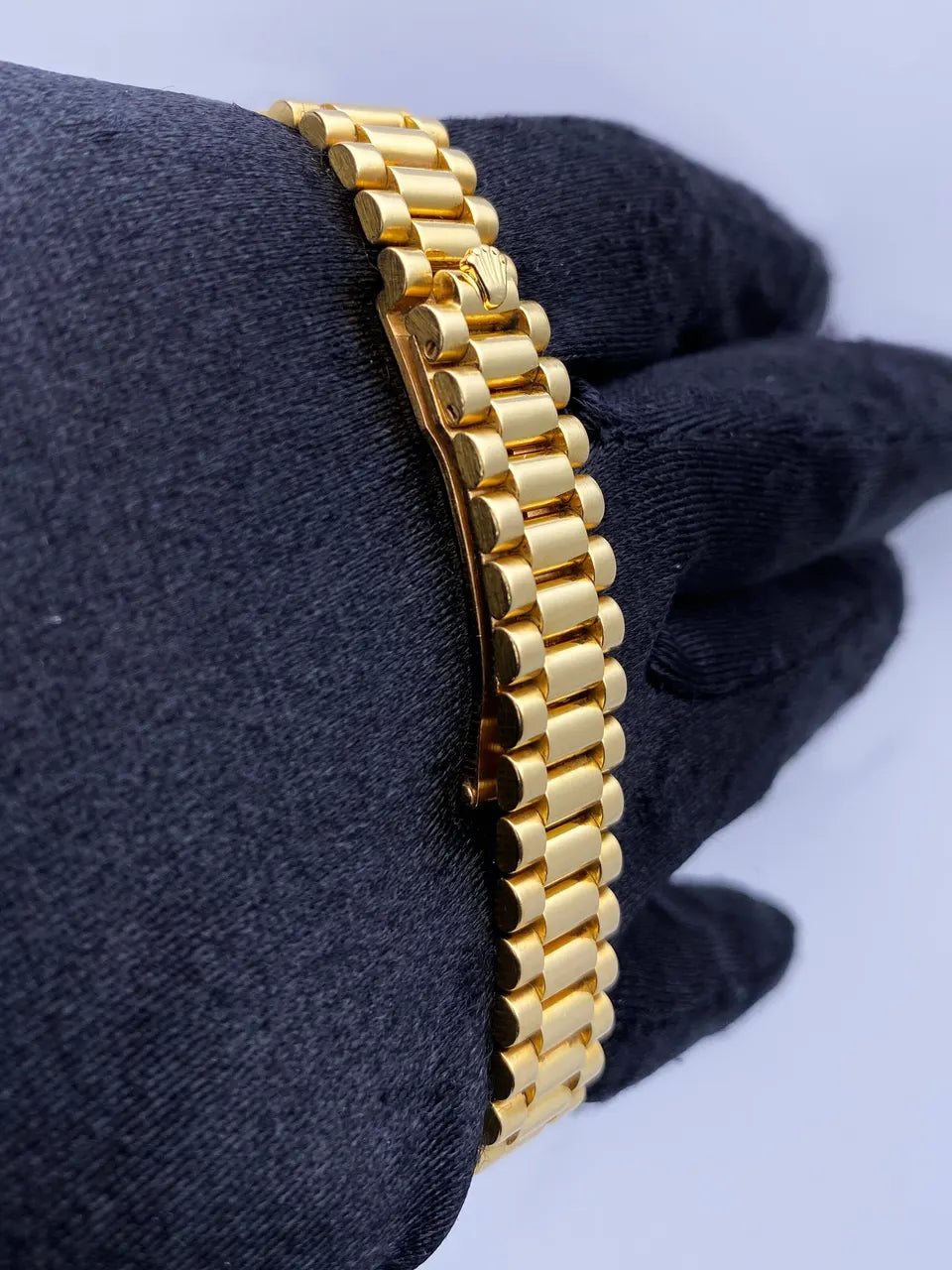 Rolex Datejust Gold Mother of Pearl Sapphire Dial - Hình 6