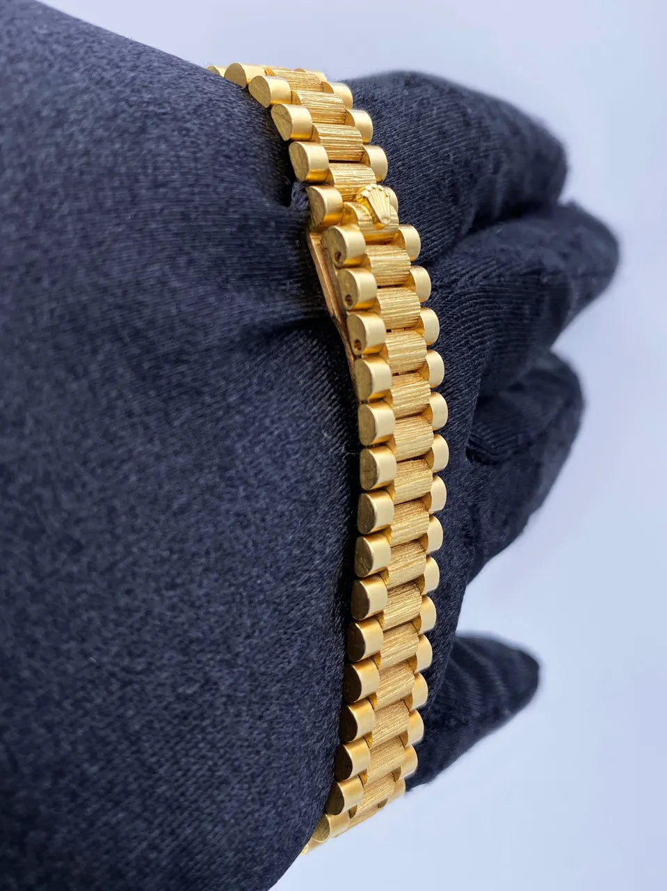 Rolex Gold Diamond Black Dial - Hình 3