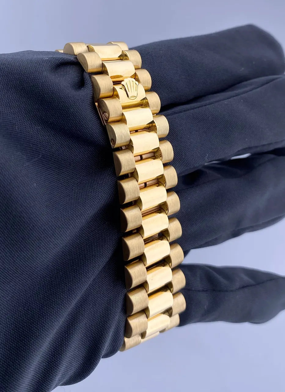 Rolex Day-Date Gold Silver dial - Hình 5