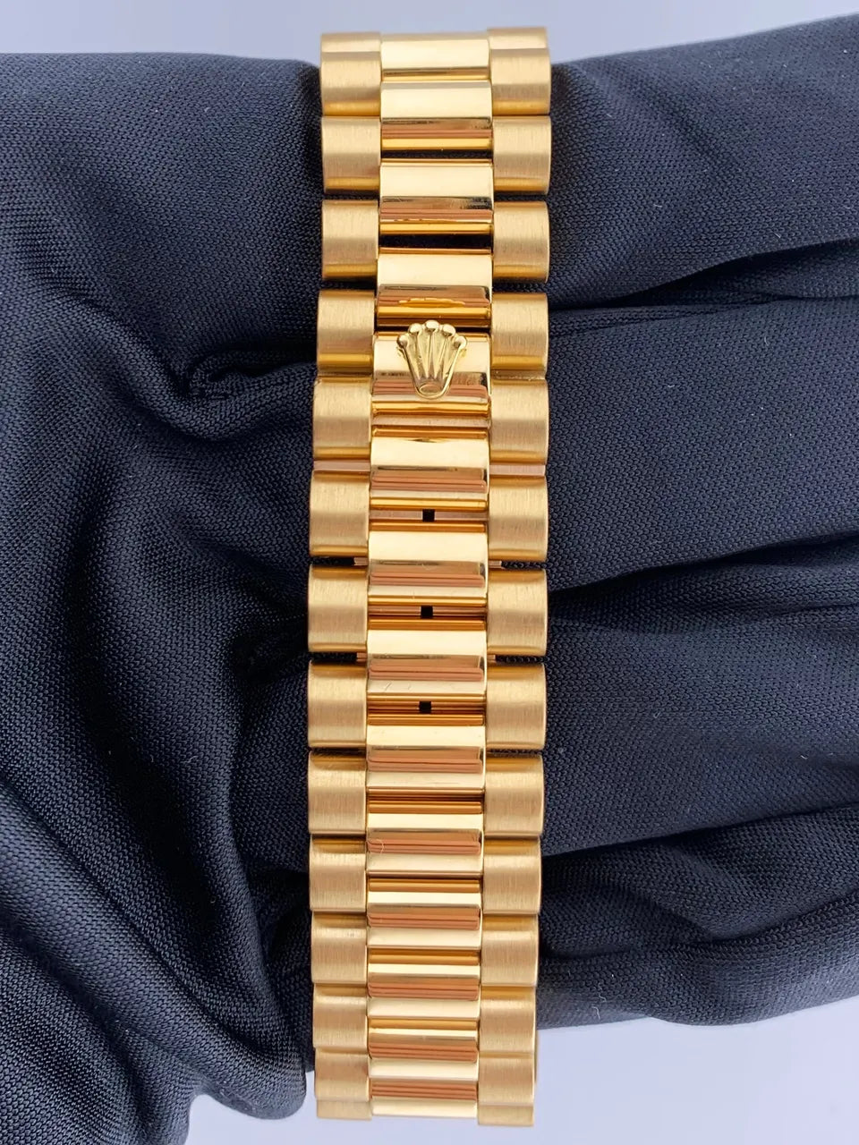 Rolex Gold Champagne Day-Date dial - Hình 7