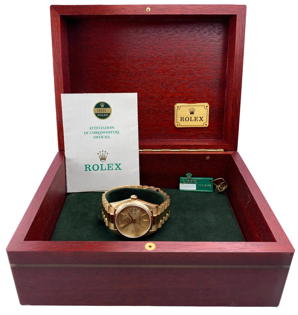 Rolex Gold Champagne Day-Date dial - Hình 2
