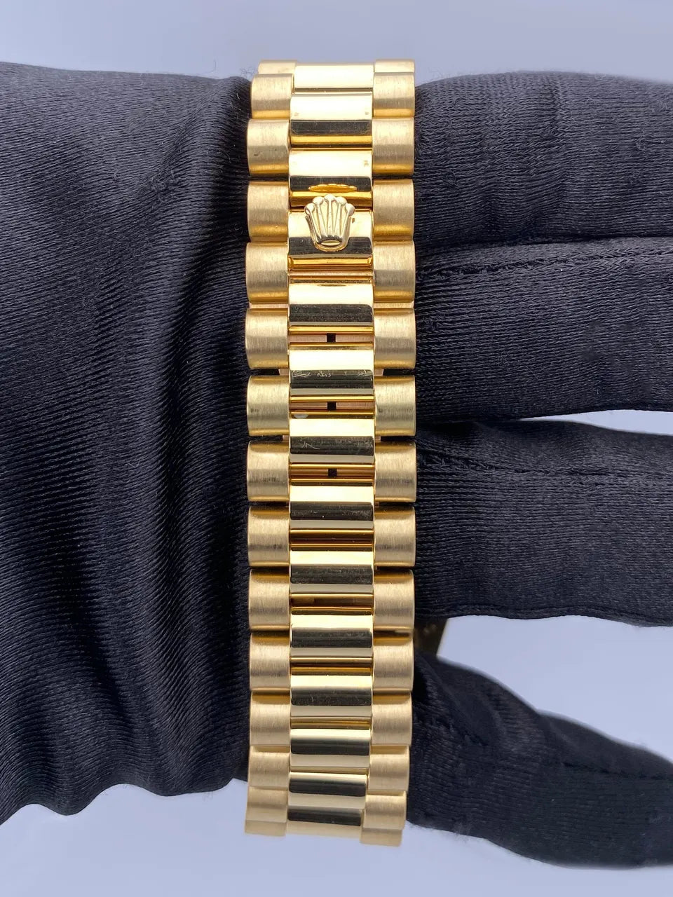 Rolex Day-Date Gold Black Dial president - Hình 7