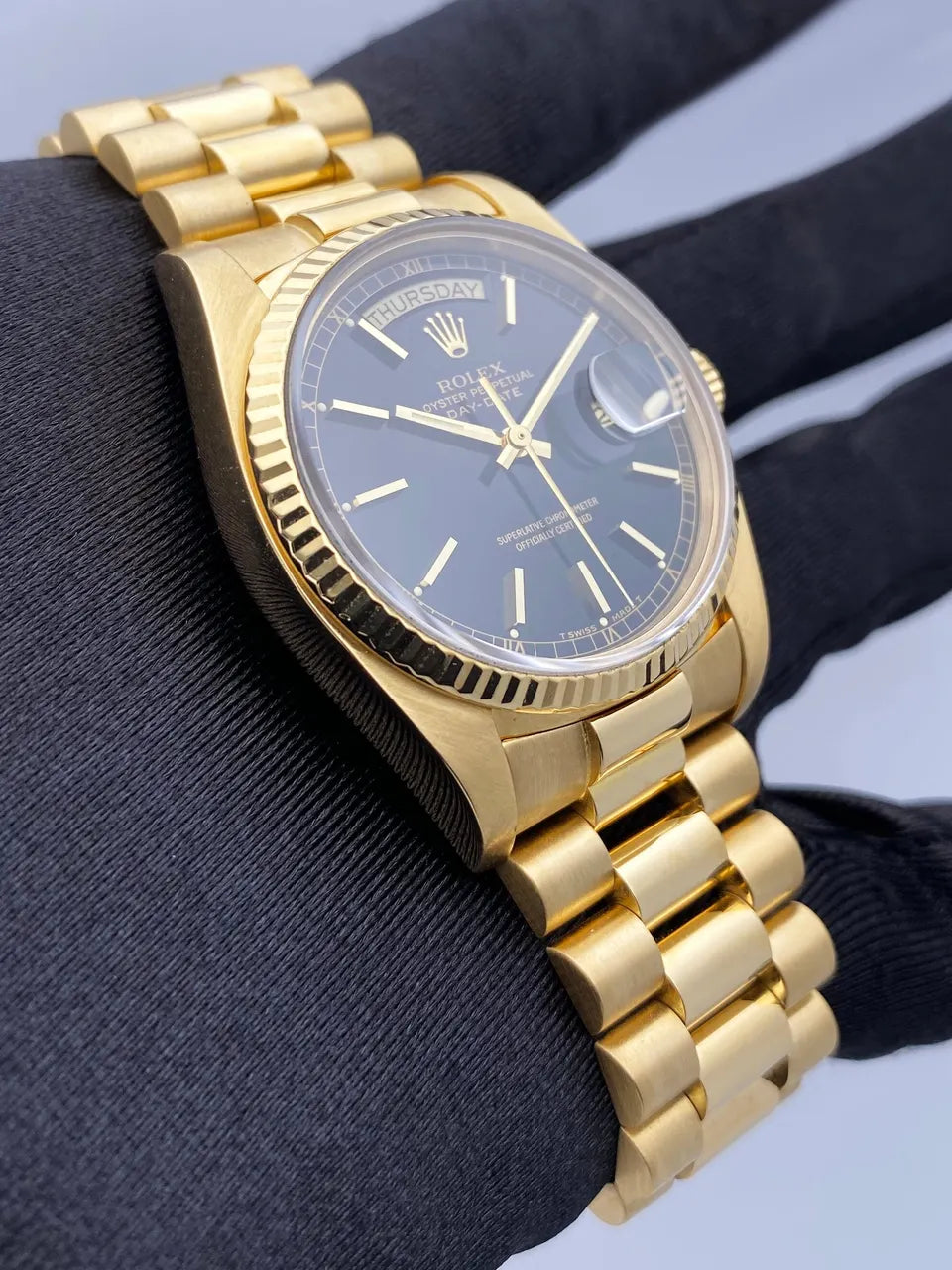 Rolex Day-Date Gold Black Dial president - Hình 3