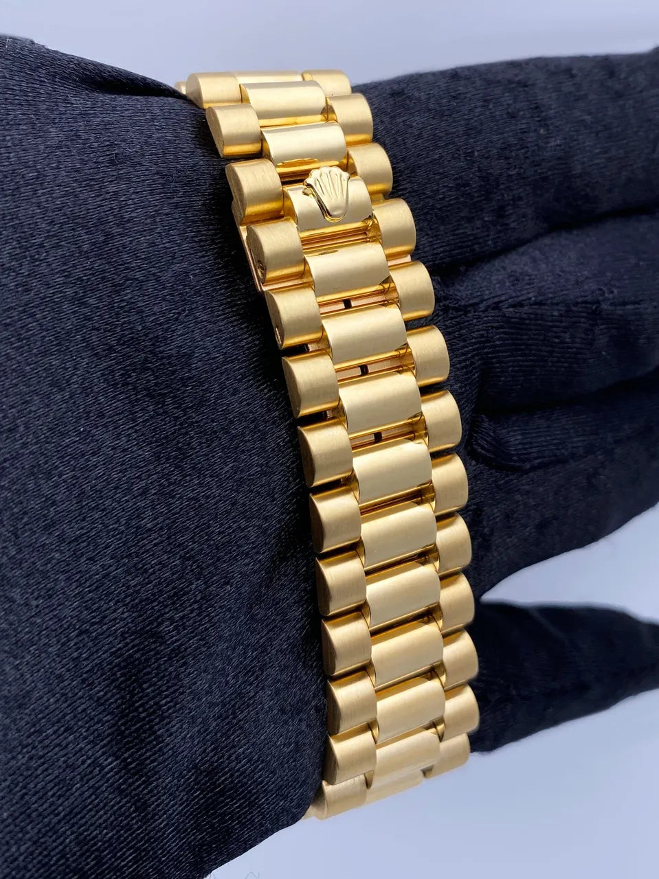 president Rolex Day-Date Gold Champagne Dial - Hình 7