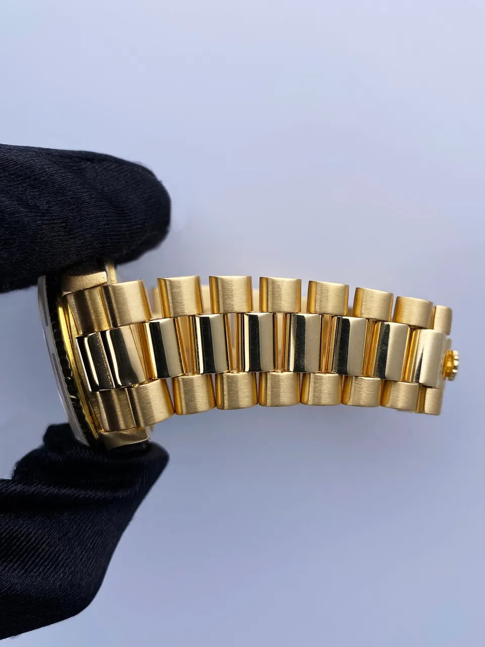 president Rolex Day-Date Gold Champagne Dial - Hình 8