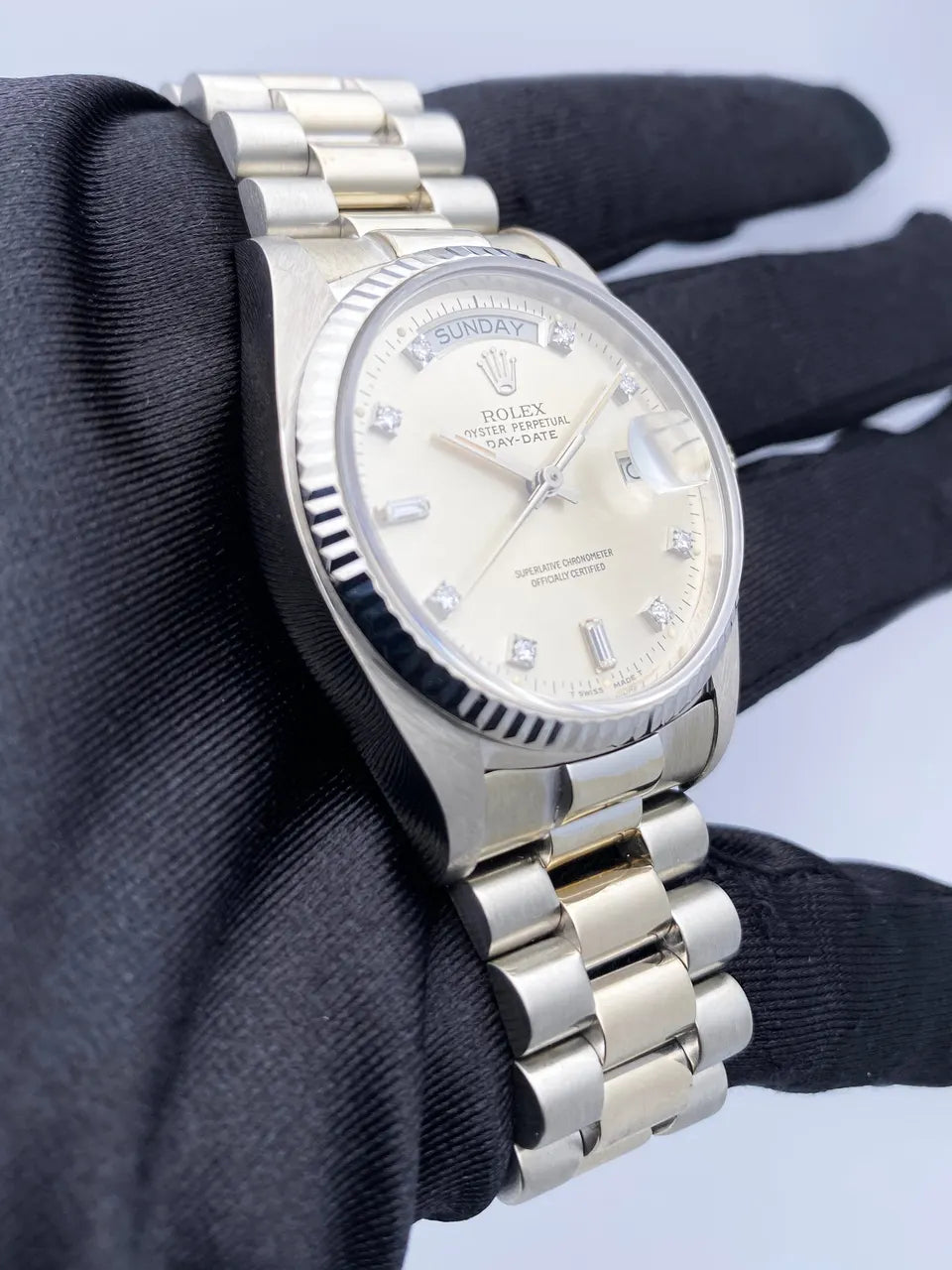 Rolex Day-Date Silver Diamond dial - Hình 2