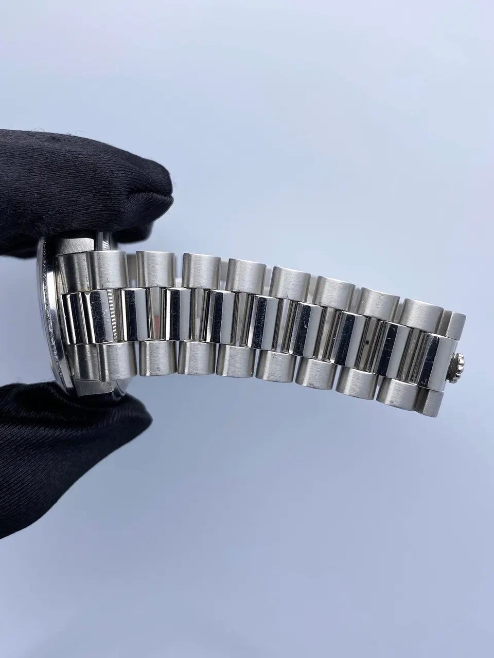 day Rolex Silver Diamond Bezel - Hình 8