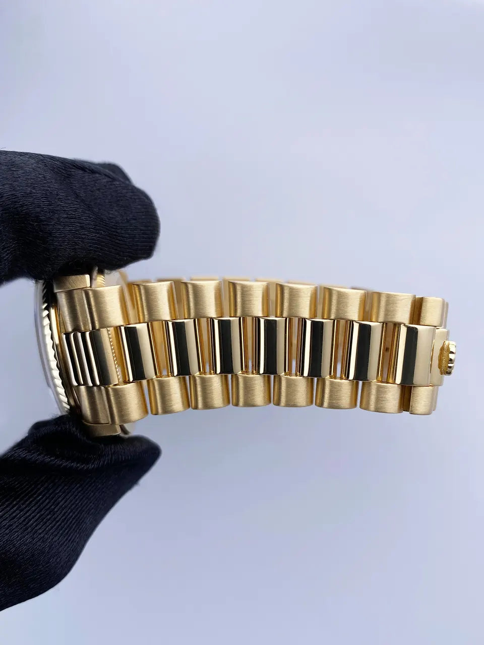 Day-Date Gold Champagne - Hình 8