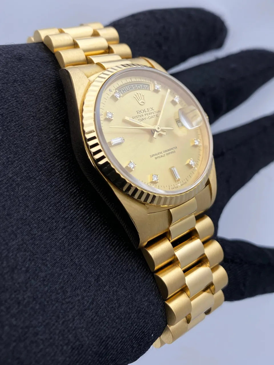Rolex Gold Diamond Dial day - Hình 2