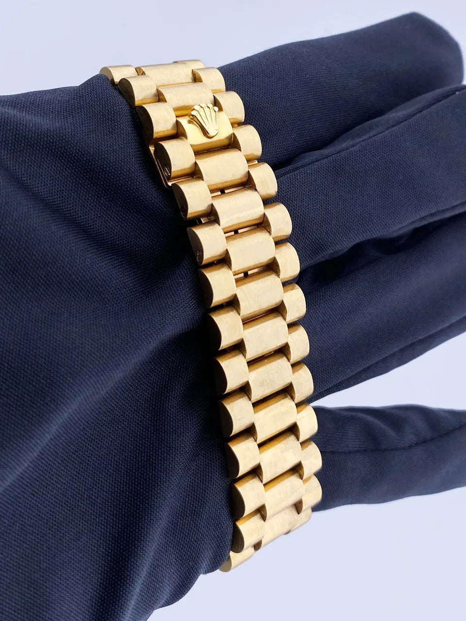 Rolex Gold Diamond Day-Date dial - Hình 6