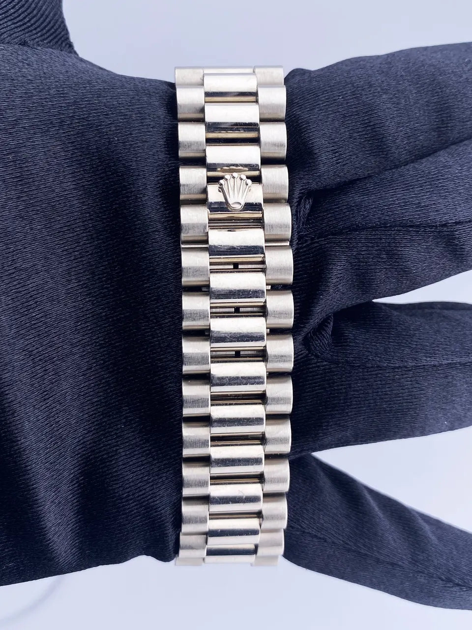 Platinum Day-Date Diamond Champagne - Hình 7