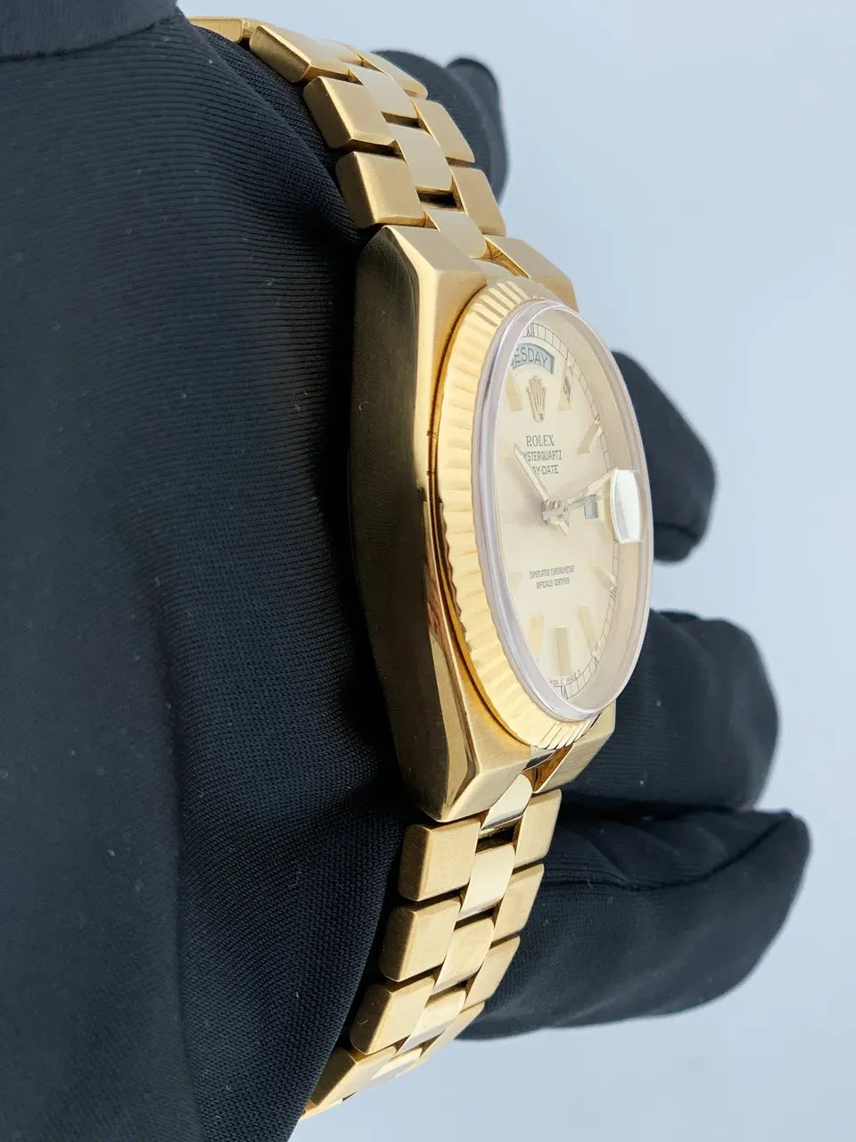 Rolex Oysterquartz Day-Date Gold - Hình 3