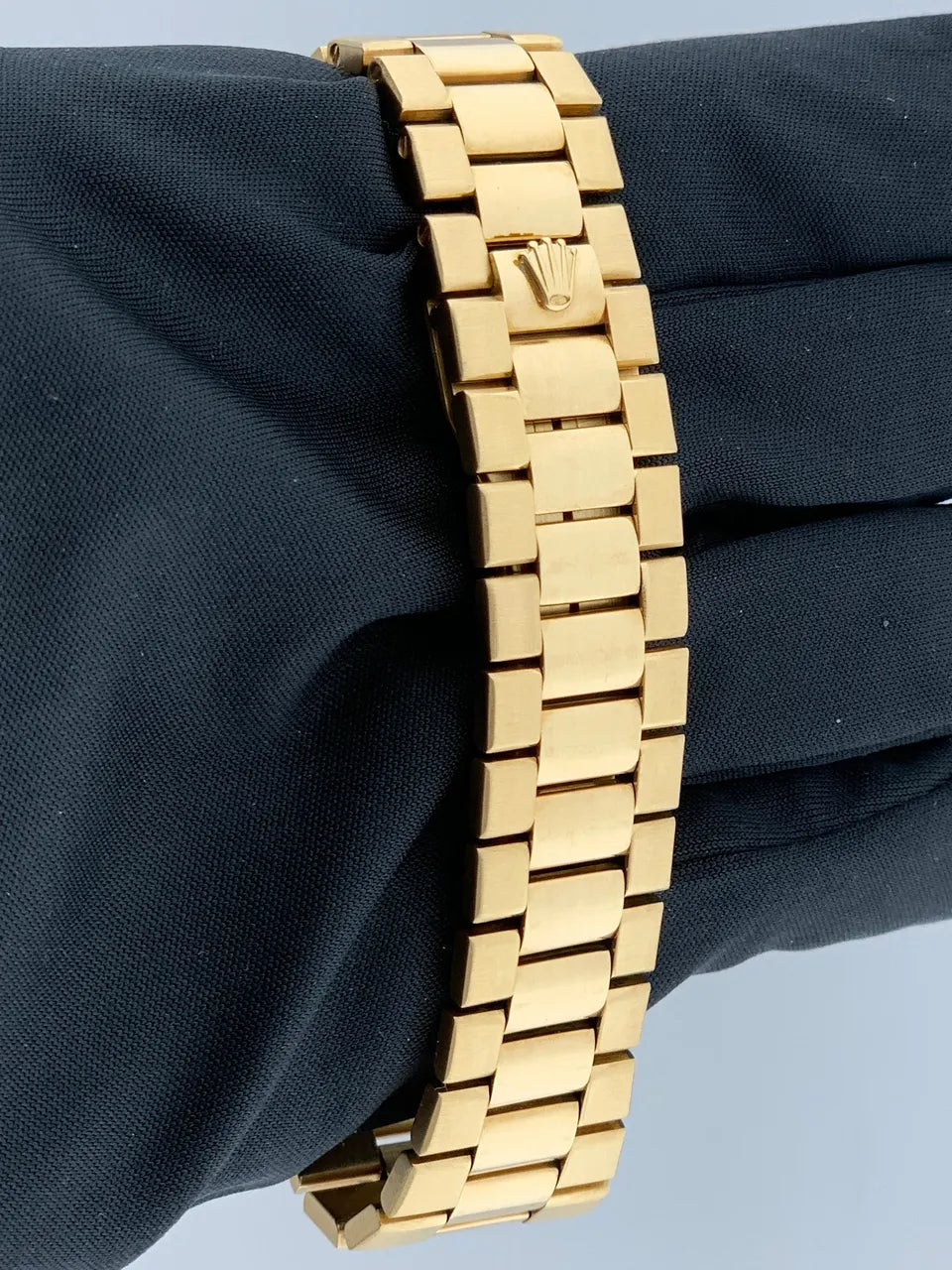 Rolex Oysterquartz Day-Date Gold - Hình 6