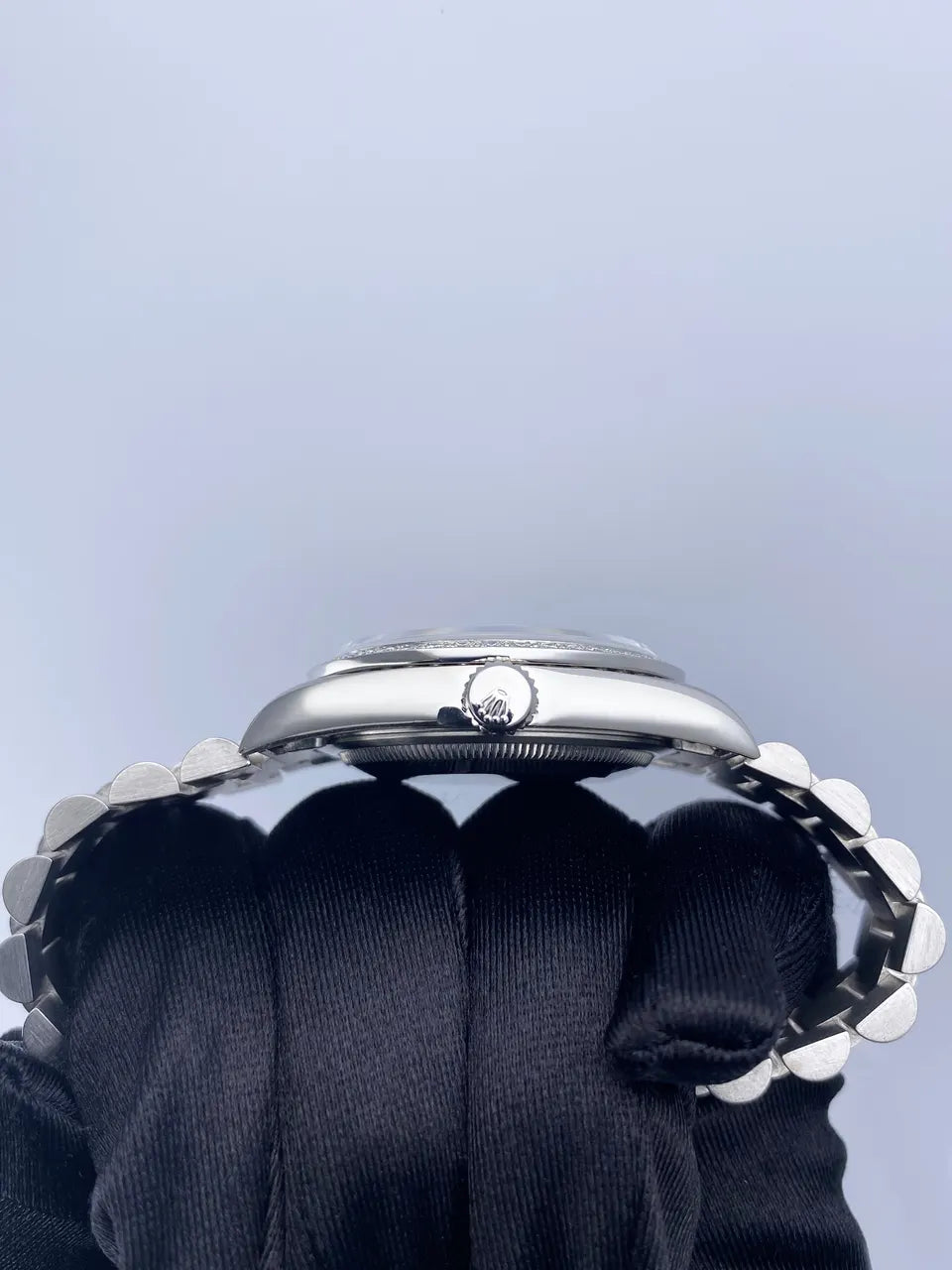 Rolex Day-Date Diamond Bezel - Hình 4