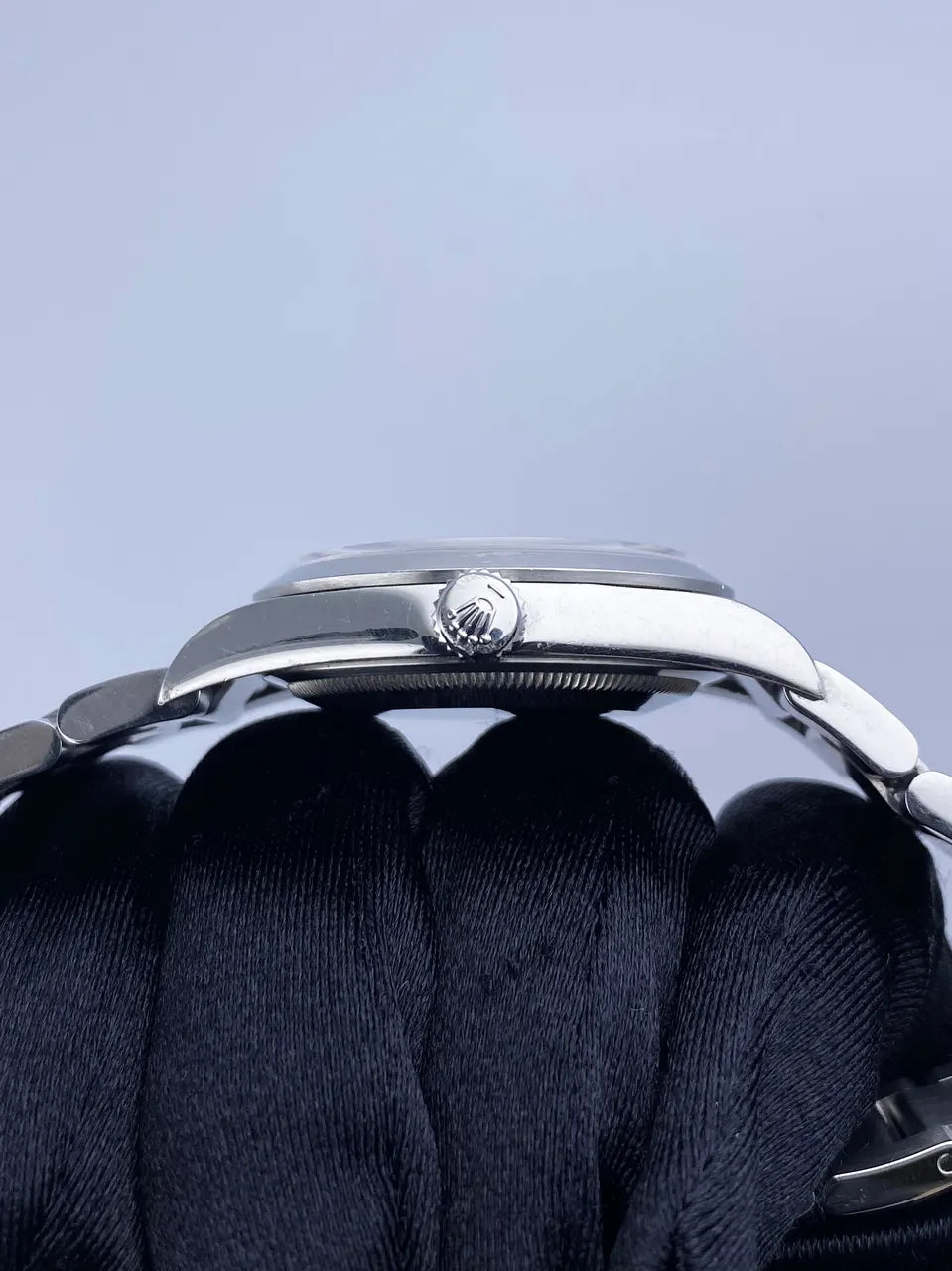 Rolex Explorer 214270 - Hình 4