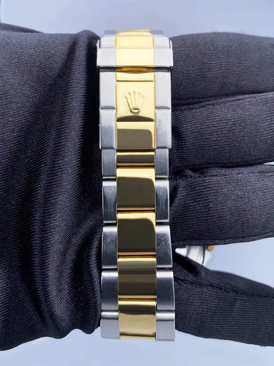 black dial Rolex GMT-Master II Two-Tone - Hình 7