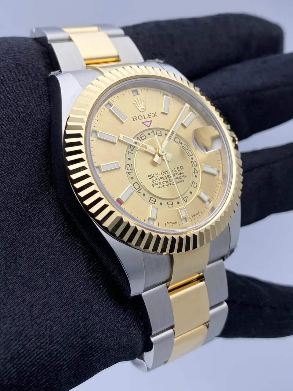 Rolex Gold Dial Sky-Dweller - Hình 3