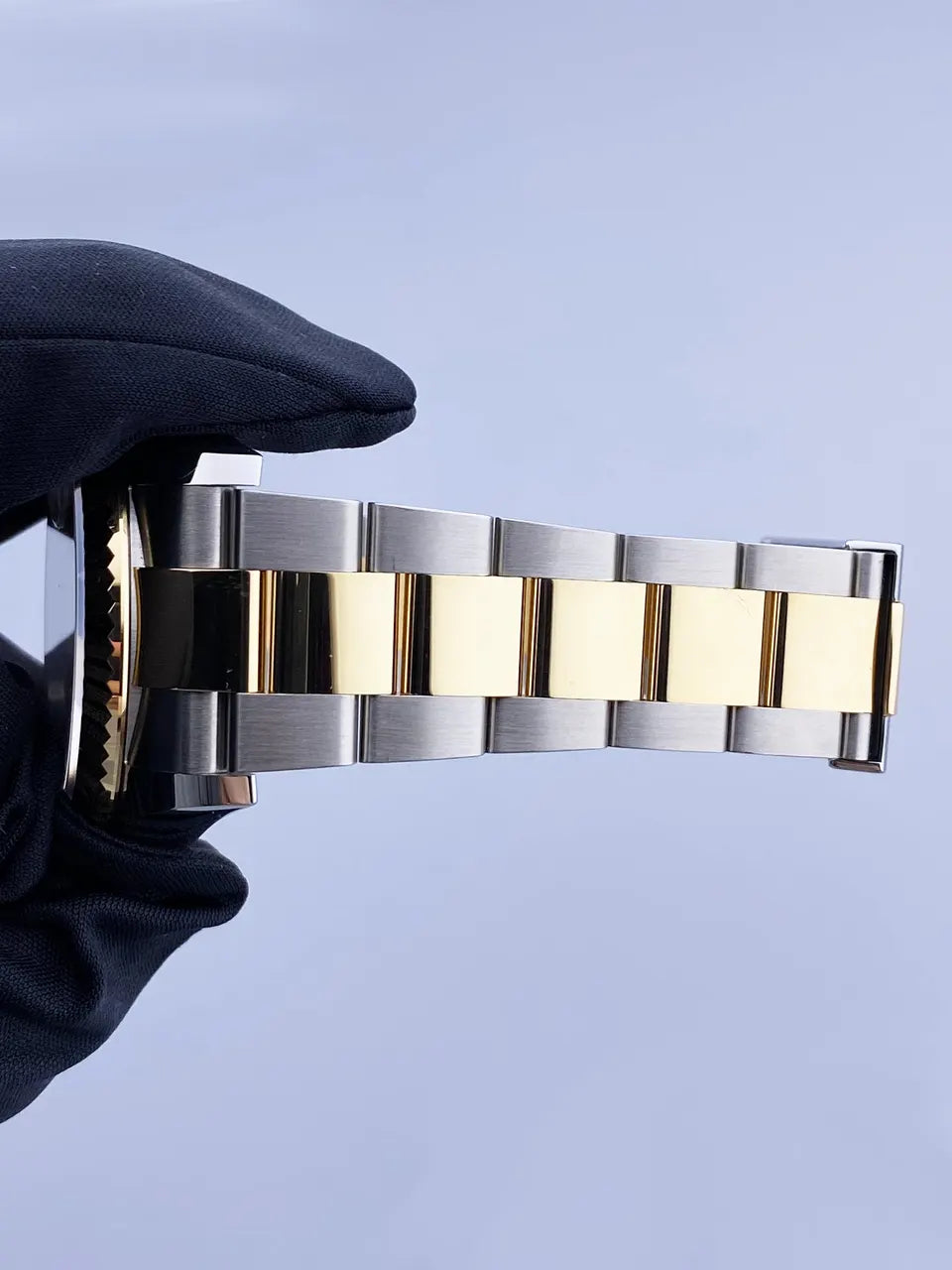 white Rolex Two-Tone Sky-Dweller - Hình 6