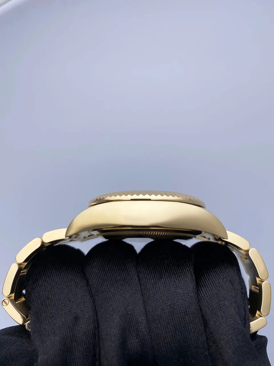 Rolex Gold Champagne Sky-Dweller - Hình 6