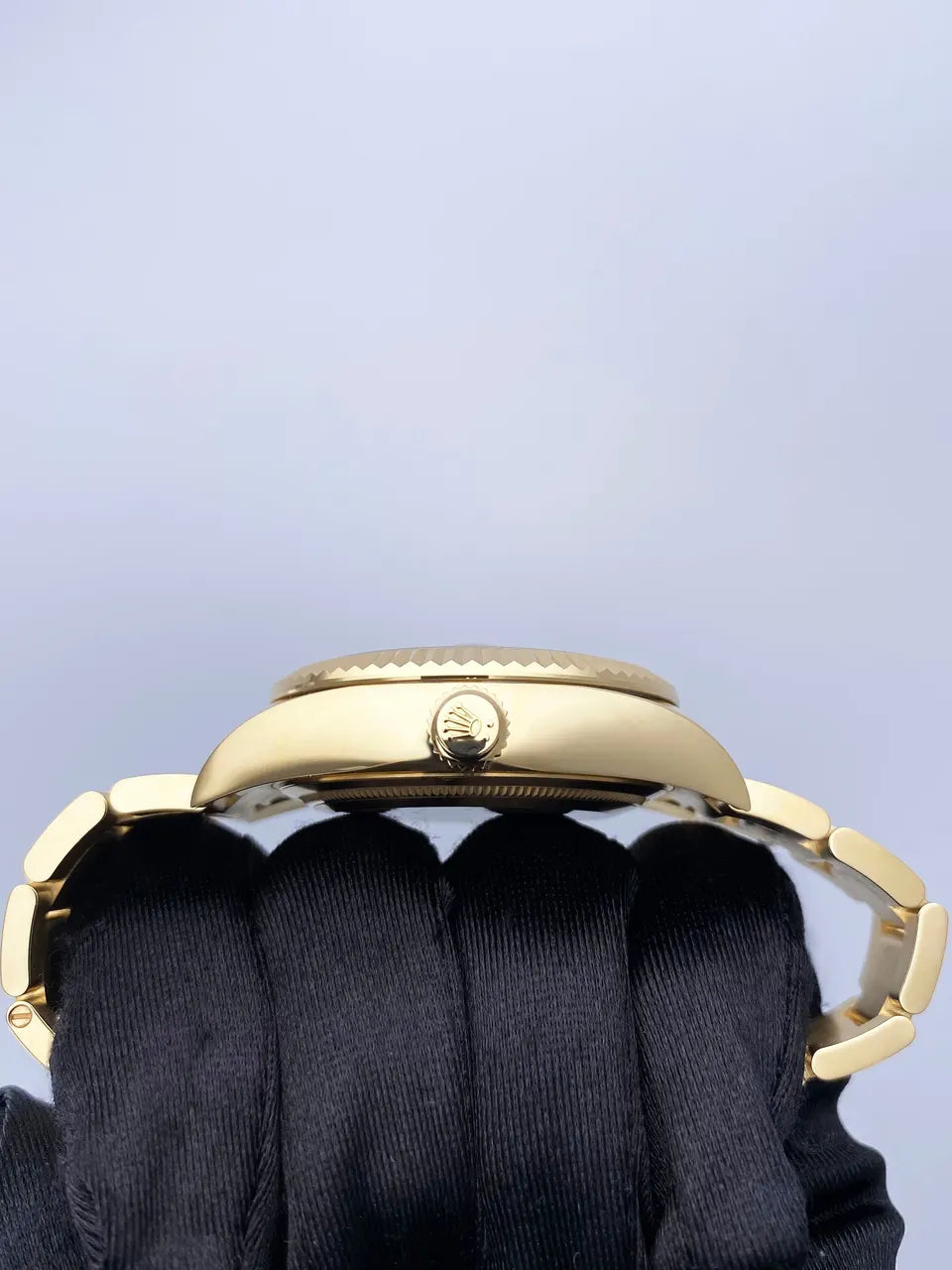 Rolex Gold Champagne Sky-Dweller - Hình 5