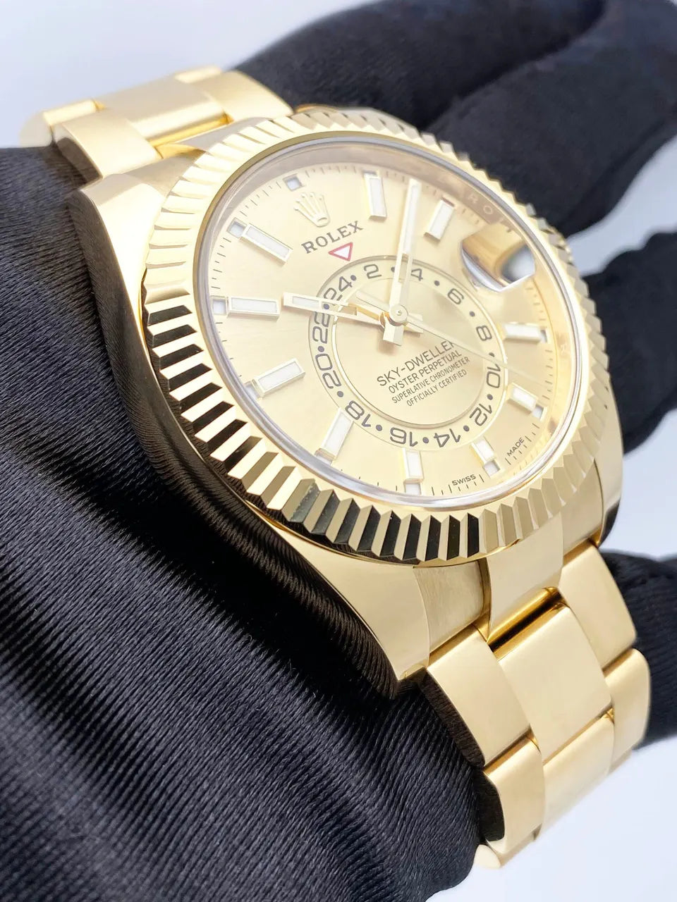 Rolex Gold Champagne Sky-Dweller - Hình 4
