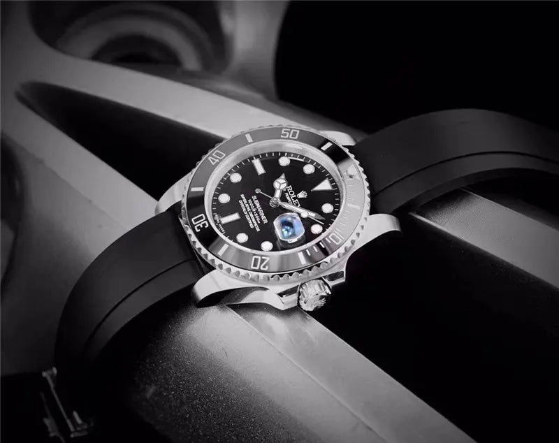 Rolex Submariner Black Rubber - Hình 6