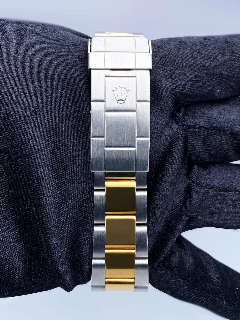black Rolex Two-Tone Submariner - Hình 7