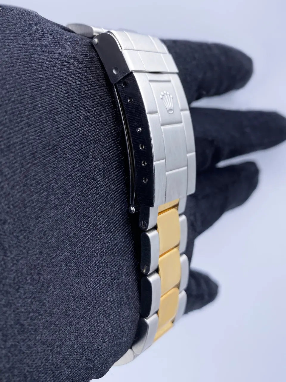 black Rolex Two-Tone Submariner - Hình 8