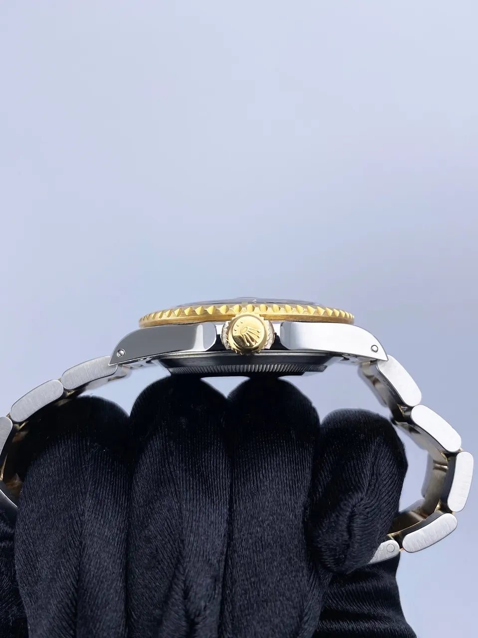 black Rolex Two-Tone Submariner - Hình 5