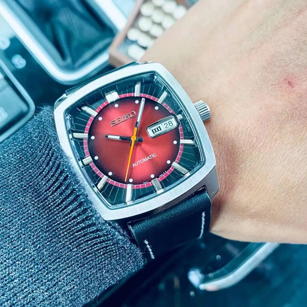 automatic Seiko Red Dial Watch - Hình 2