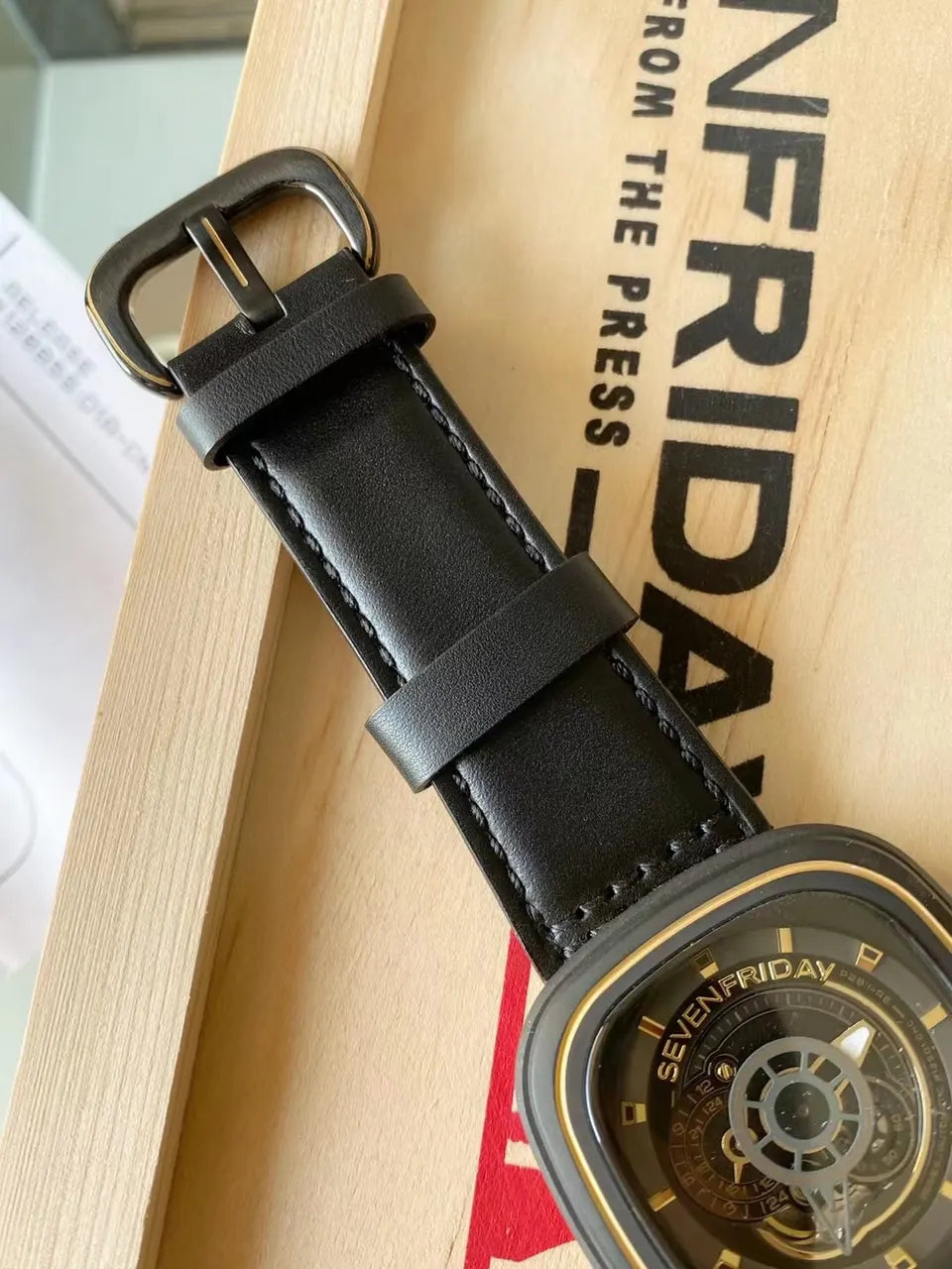 SevenFriday P2B/01 Watch - Hình 3